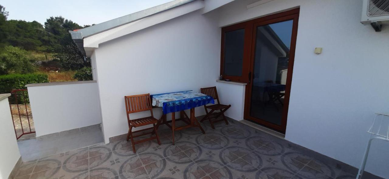 Apartmani Milano Stomorska Exterior photo