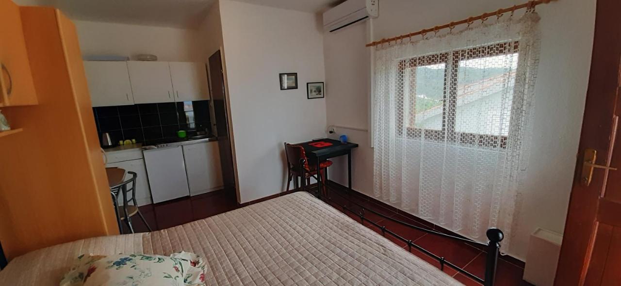 Apartmani Milano Stomorska Exterior photo